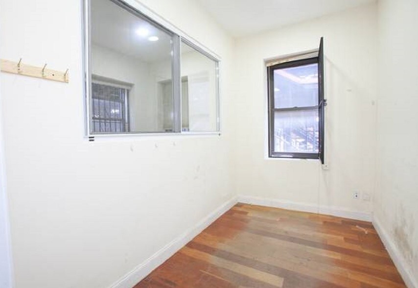 More Photos Of 295-297 Broadway, Brooklyn Apartments For Lease