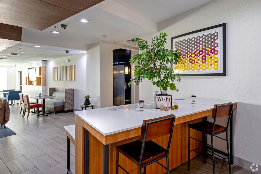 More Photos Of 2199 US 59, Beeville Hotel For Sale