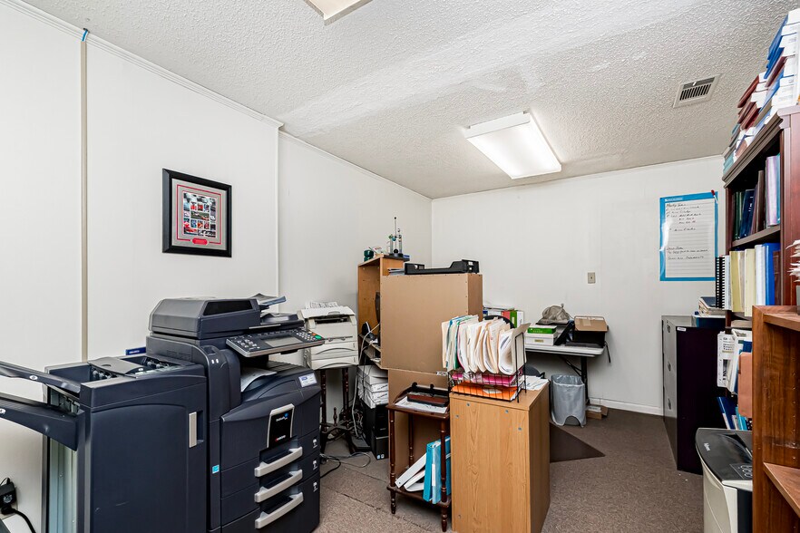 More Photos Of , Baton Rouge Office For Sale