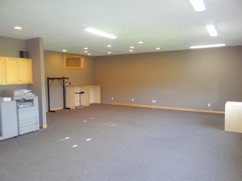 More Photos Of 801-809 Meander Ct, Medina Loft Creative Space For Lease