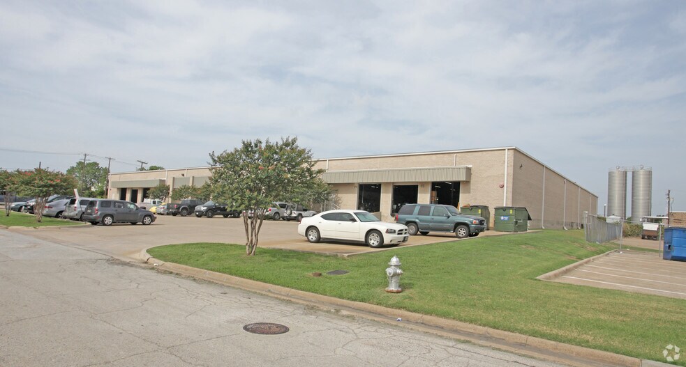 More Photos Of 405-407 113th St, Arlington Warehouse For Lease