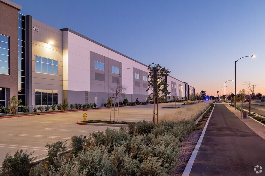 More Photos Of 473 E Rider St, Perris Warehouse For Lease