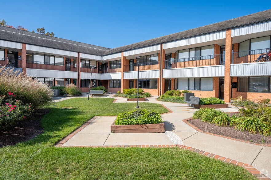 More Photos Of 7923 Honeygo Blvd, Baltimore Unknown For Lease