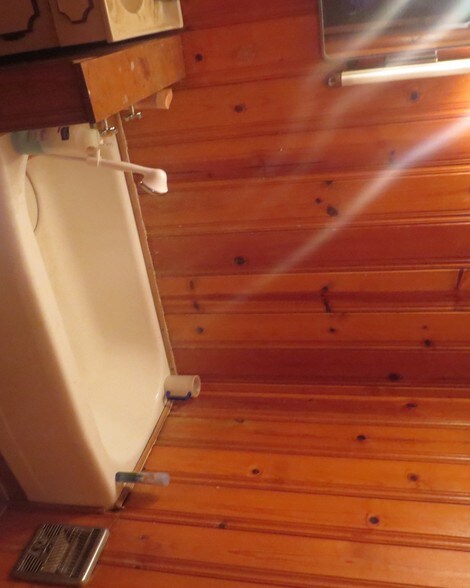 More Photos Of 3336 S Commerce St, Ardmore Self Storage For Sale