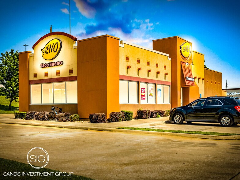 Primary Photo Of 2400 Richmond Rd, Texarkana Unknown For Lease