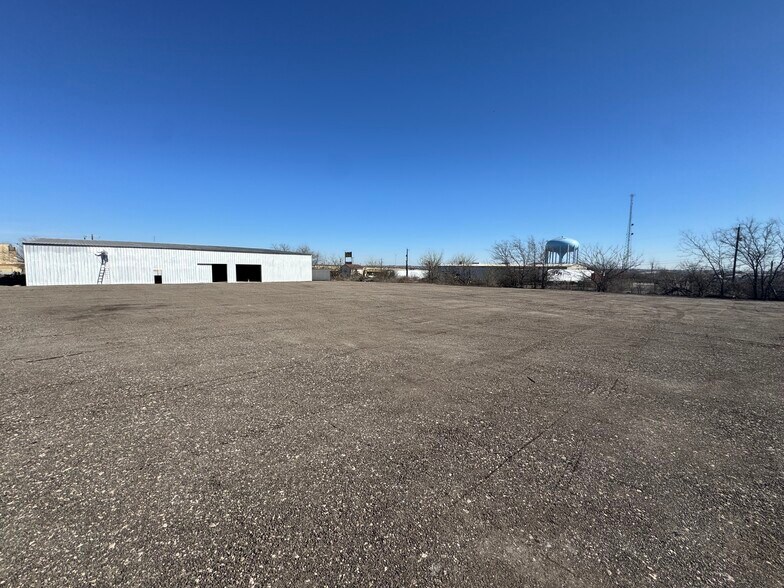 More Photos Of 7240 E IH-10, San Antonio Warehouse For Lease