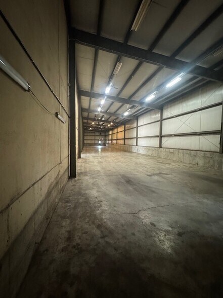 More Photos Of 5727 S Park Ave, Hamburg Warehouse For Lease