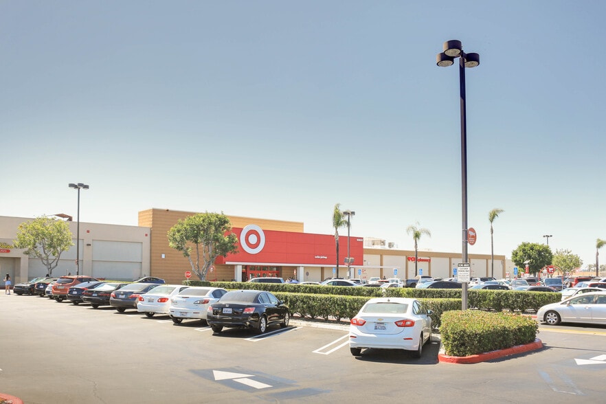 More Photos Of 13831-13861 Brookhurst St, Garden Grove Unknown For Lease