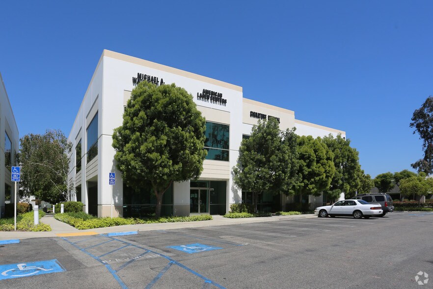 Primary Photo Of 2 Hughes, Irvine Office For Lease