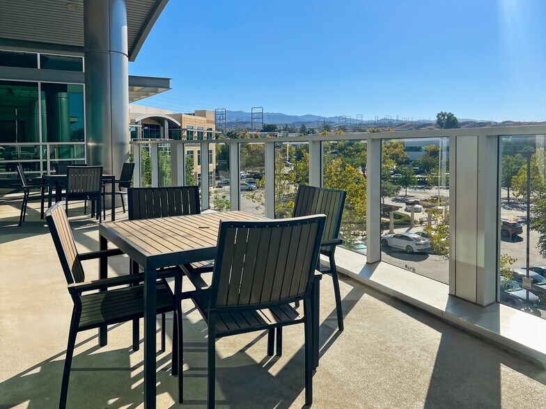 More Photos Of 25350 Magic Mountain Pky, Valencia Coworking Space