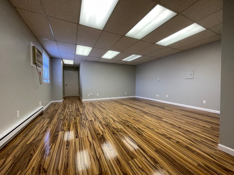 More Photos Of 2504 Grand Ave, Baldwin Office For Sale