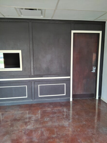 More Photos Of 2511 National Dr, Garland Manufacturing For Sale