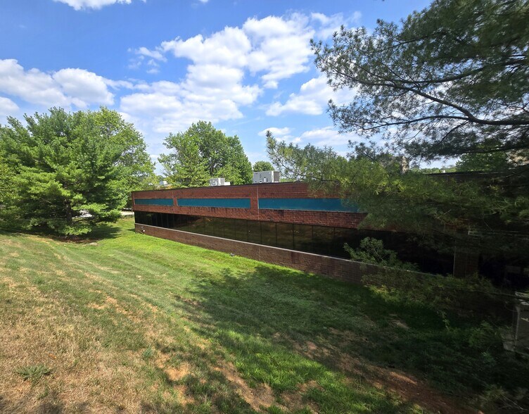 More Photos Of 1180 McDermott Dr, West Chester Office For Lease