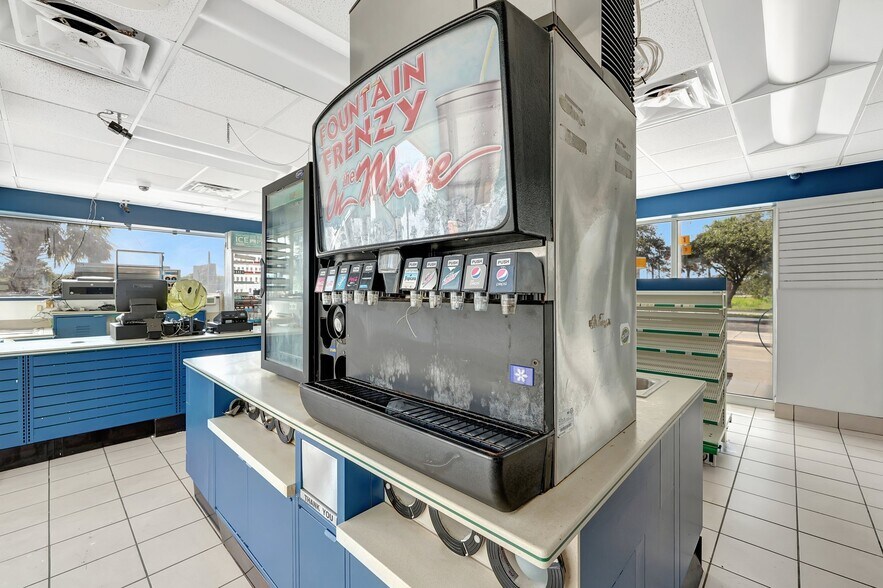 More Photos Of 4696 Okeechobee Rd, Fort Pierce Service Station For Sale