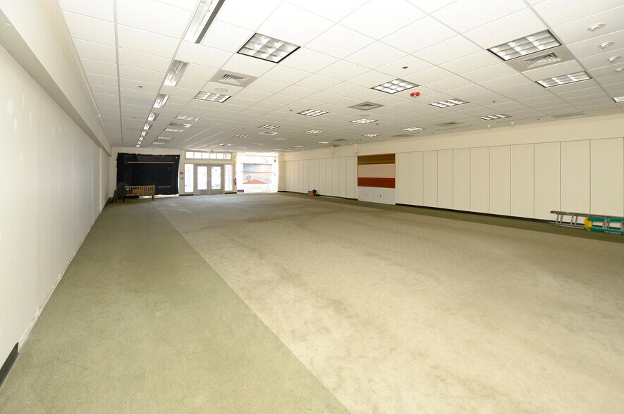 More Photos Of 222 E Ridgewood Ave, Ridgewood Freestanding For Lease