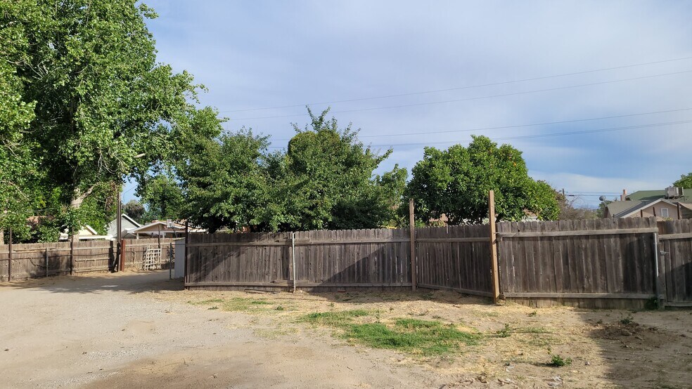 More Photos Of 9820 Greenacres Dr, Bakersfield Apartments For Sale