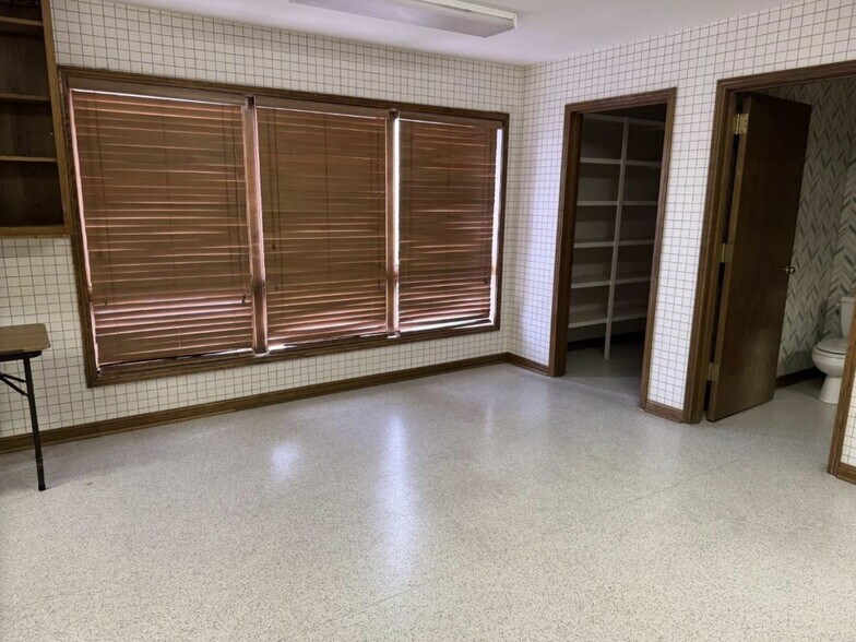 More Photos Of 2124 N 25th St, Waco Medical For Sale