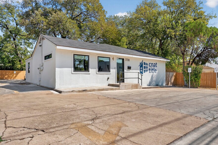 More Photos Of 1708 W Koenig Ln, Austin Office Residential For Lease