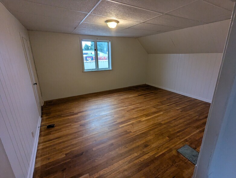 More Photos Of 1416-1418 Franklin St, Michigan City Storefront Retail Residential For Sale