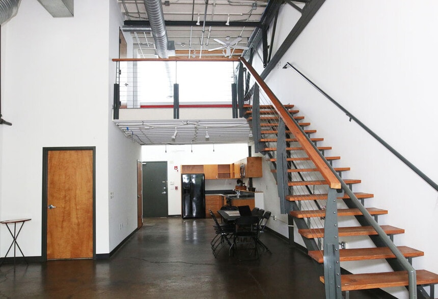 More Photos Of 949 W Marietta St NW, Atlanta Office Residential For Sale