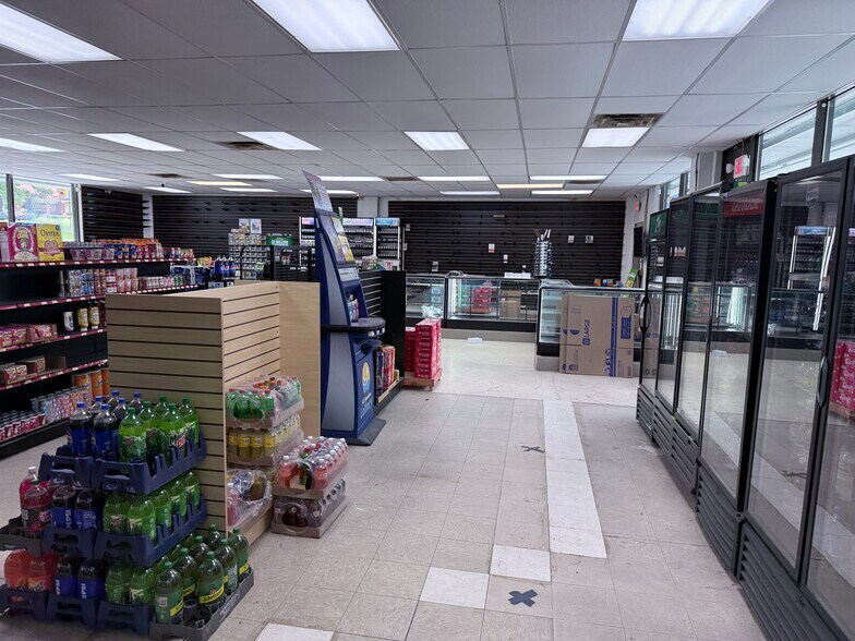 More Photos Of 6861 S Highland Blvd, Grifton General Retail For Lease