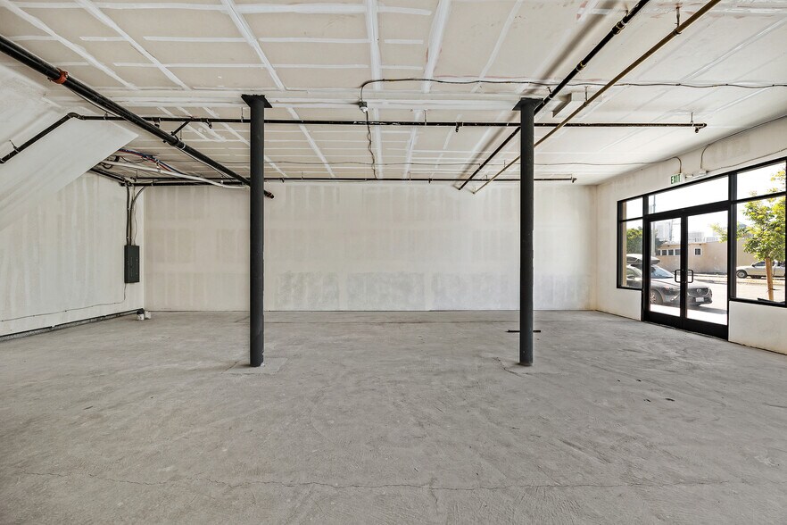 More Photos Of 986 W Grand Ave, Oakland Apartments For Lease