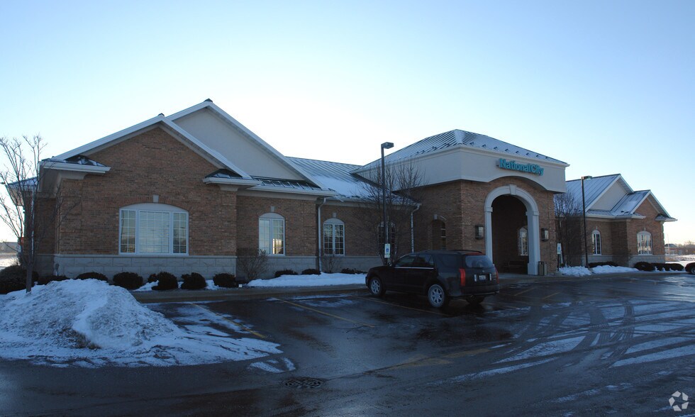 More Photos Of 2429 Randall Rd, Carpentersville Storefront Retail Office For Lease