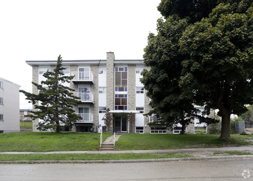 Primary Photo Of 10 Austin Dr, Waterloo Apartments For Sale