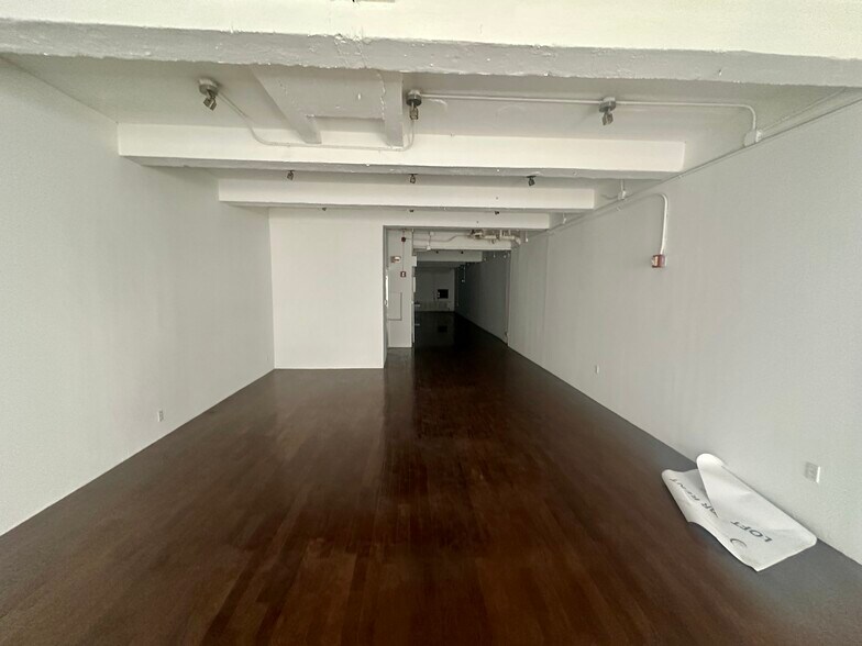 More Photos Of 153 W 36th St, New York Office For Lease