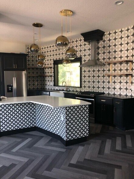 More Photos Of 3533 NE Everett St, Camas Restaurant For Sale