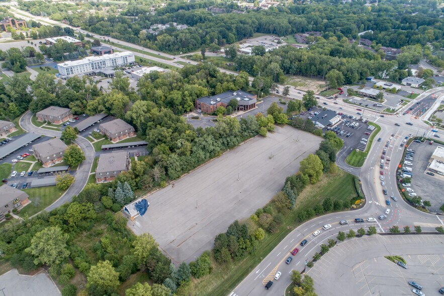 More Photos Of 2333 East Beltline Ave SE, Grand Rapids Schools For Lease