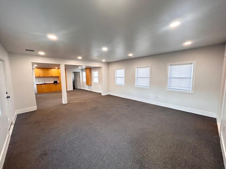 More Photos Of 13 Elm Ct, Easton Office For Lease