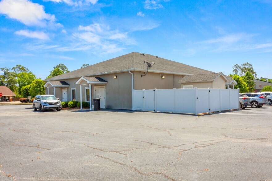 More Photos Of 415 S Dixon St, Alma Healthcare For Sale