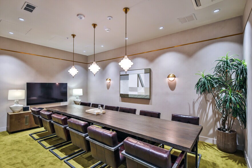 More Photos Of 612 S Broadway, Los Angeles Office For Lease