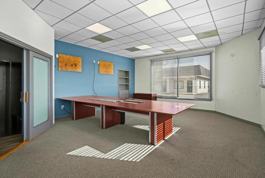 More Photos Of 21801 N Shangri La Dr, Lexington Park General Retail For Lease