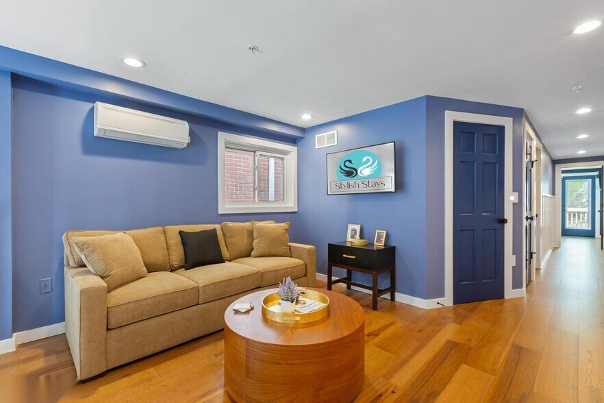 More Photos Of 220 West St, Annapolis Office For Sale