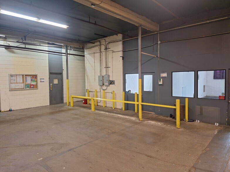More Photos Of 740 N Albany Ave, Chicago Industrial For Lease