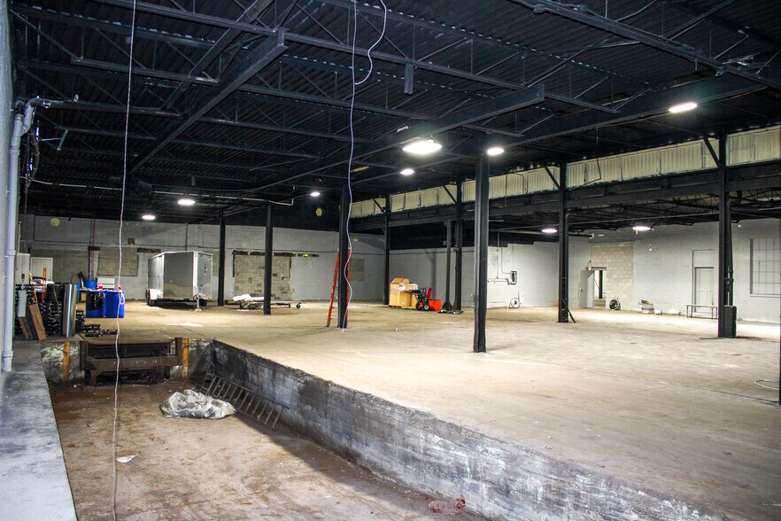 More Photos Of 5143 Bellevue St, Detroit Distribution For Sale