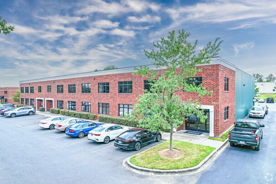 More Photos Of 2022 Van Buren Ave, Indian Trail Light Manufacturing For Lease