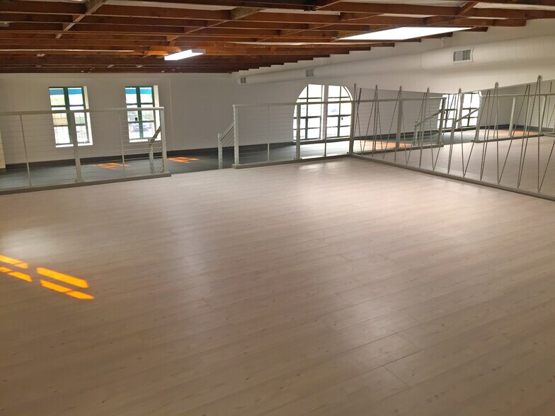 More Photos Of 104 W Anapamu St, Santa Barbara Office For Lease