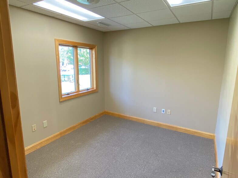 More Photos Of 717 Greenway Rd, Boone Medical For Lease