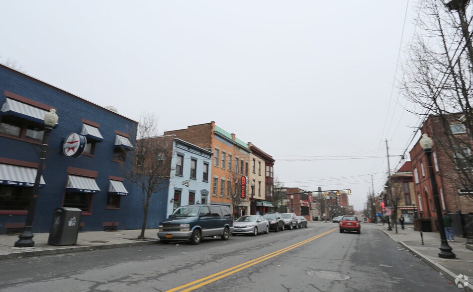 More Photos Of 275 Lark St, Albany Bar For Sale