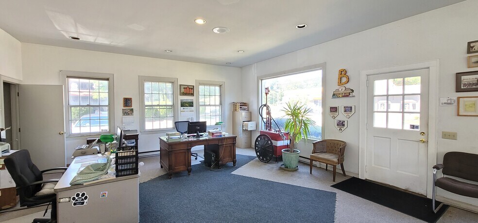 More Photos Of 24 Main St, Centerbrook Loft Creative Space For Lease