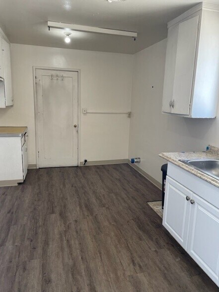 More Photos Of 966 W Winton Ave, Hayward Storefront Retail Residential For Sale