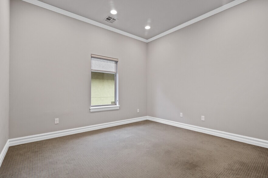 More Photos Of 6281 E 120th Ct, Tulsa Medical For Lease