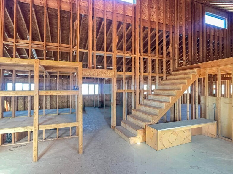 More Photos Of 2498 Silverado Ridge, Duck Creek Village Specialty For Sale