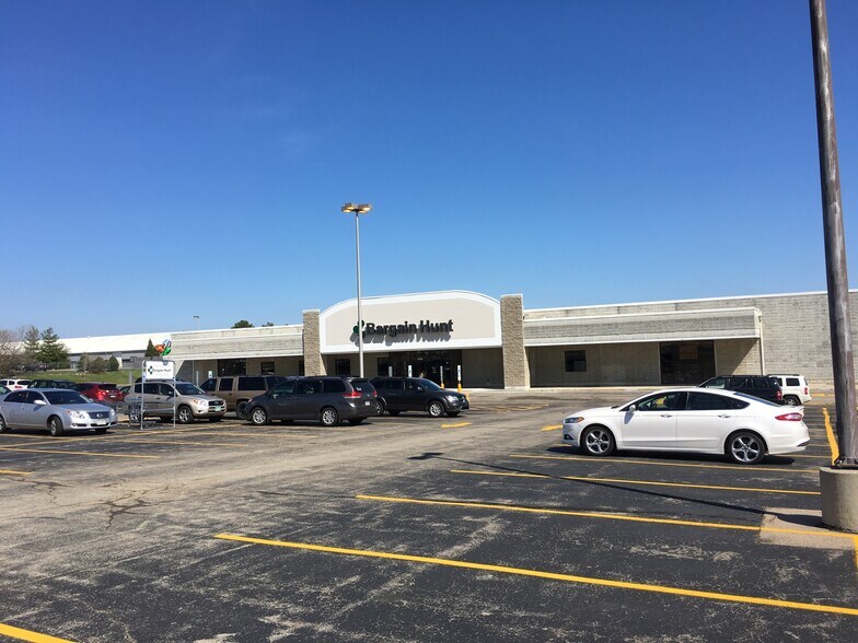 More Photos Of 8336 Springboro Pike, Miamisburg General Retail For Lease