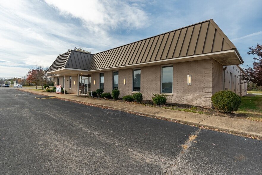 More Photos Of 4011 Fort Campbell Blvd, Hopkinsville Storefront Retail Office For Sale