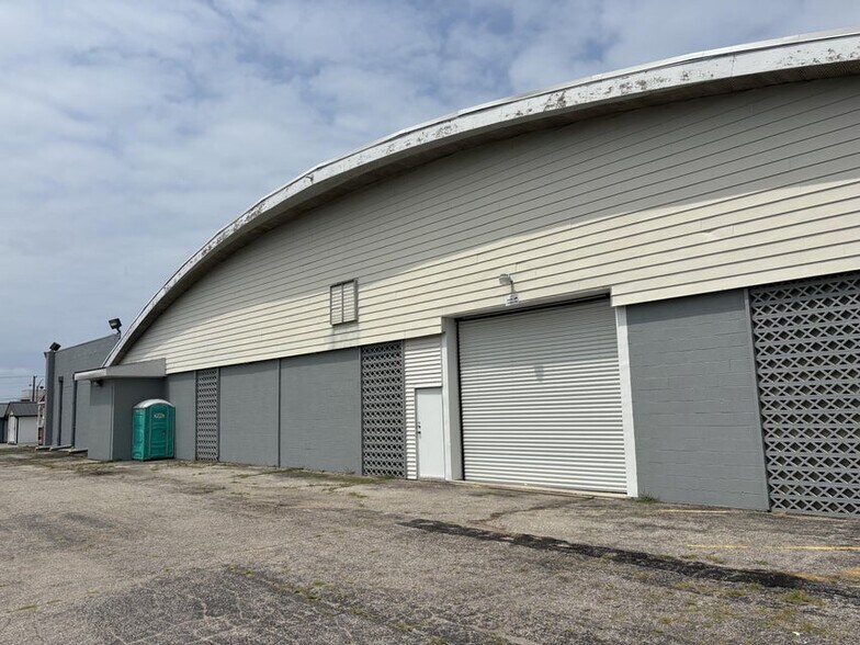 More Photos Of 2305 M 139, Benton Harbor Bowling Alley For Lease