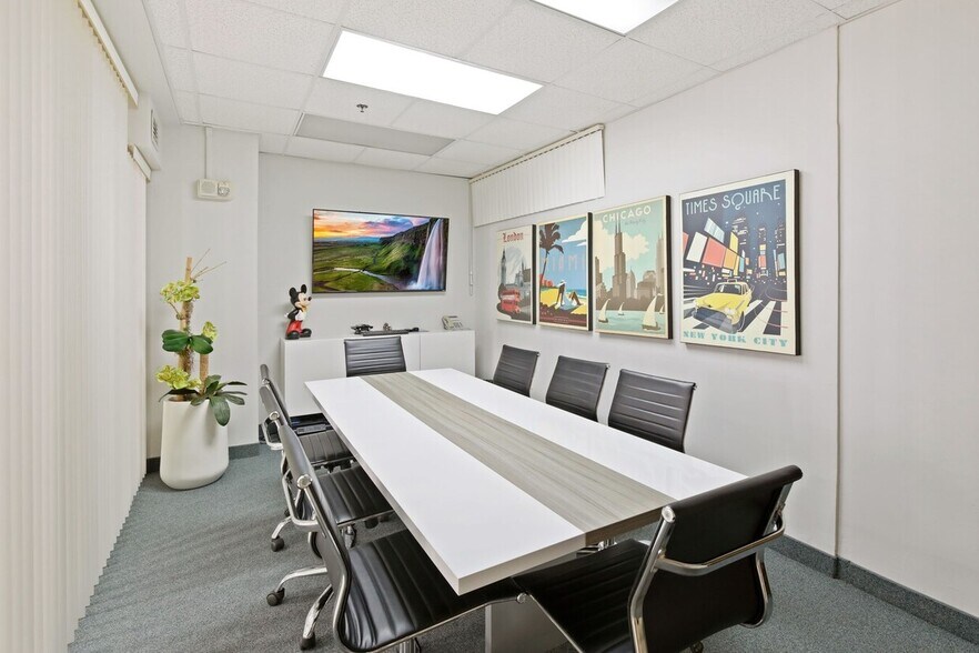 More Photos Of 168 SE 1st St, Miami Loft Creative Space For Sale